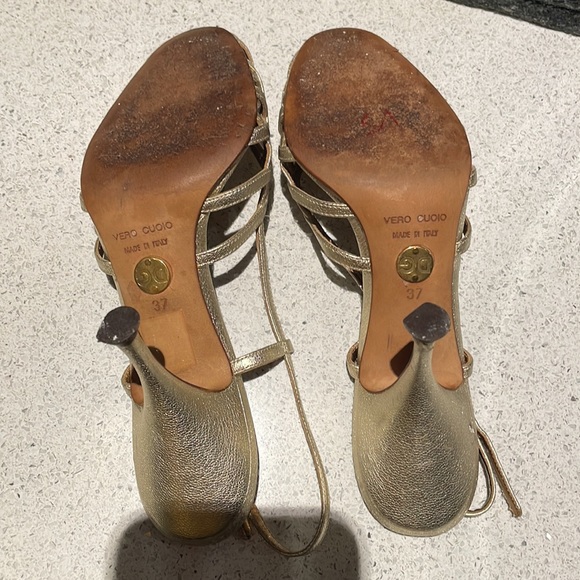 Authentic D&G gold sandals - Picture 5 of 5